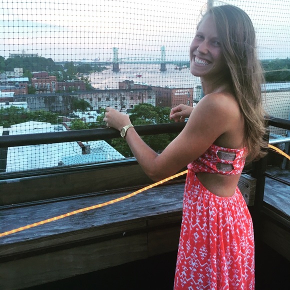 Meet your Posher, Christie - Picture 1 of 1